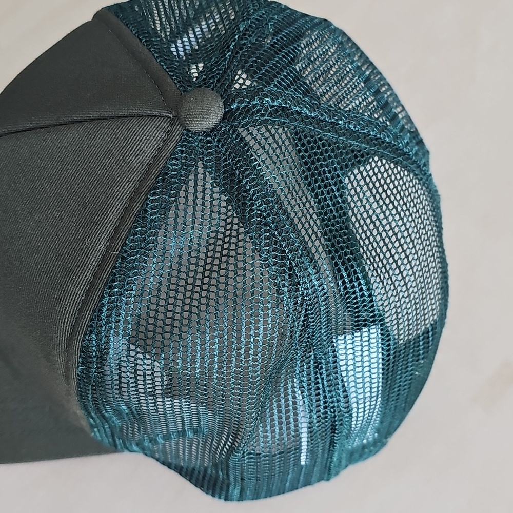 Helly Hansen Olive Green Mesh Back Cap with Logo Patch - Picture 3 of 7